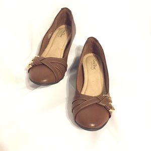 Coral Bay Womens Low-Heel Wedge Brown Stacy 7.5M